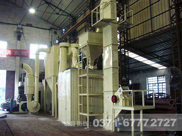 环保的氧化铁绿磨粉机设备生产车间 环保的氧化铁绿磨粉机设备生产车间