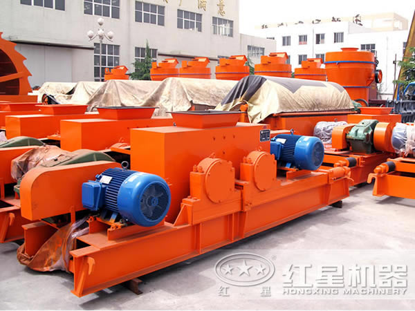 不同角度下的岩石对辊式破碎机 不同角度下的岩石对辊式破碎机