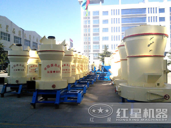 排列整齐的蓝晶石磨粉机 排列整齐的蓝晶石磨粉机