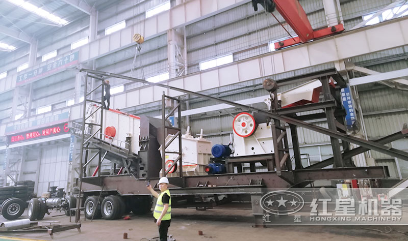 QY千亿国际机器移动制砂机生产车间 QY千亿国际机器移动制砂机生产车间