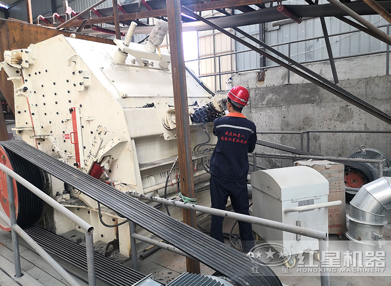 QY千亿国际机器售后人员现场检查设备 QY千亿国际机器售后人员现场检查设备