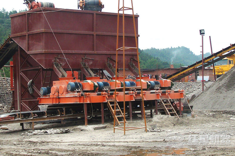对辊式破碎机破碎原料煤现场 对辊式破碎机破碎原料煤现场