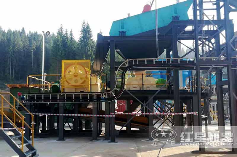 2PG1560对辊式破碎机处理煤块现场 2PG1560对辊式破碎机处理煤块现场