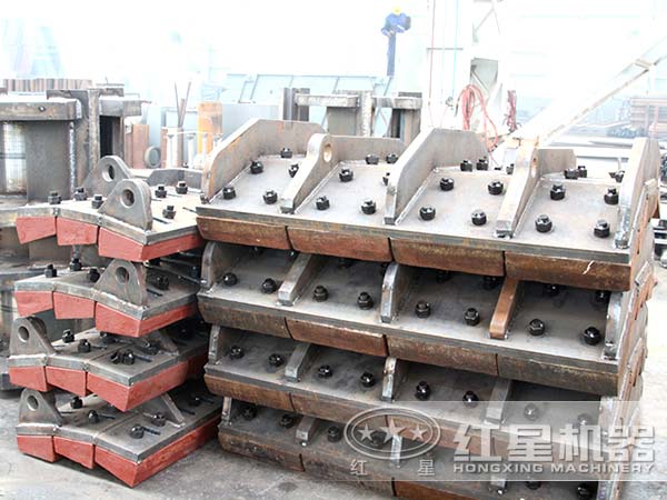 颚式破碎机易损件图片 颚式破碎机易损件图片