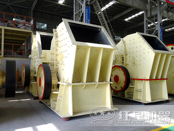 不同型号的重锤式破碎机 不同型号的重锤式破碎机