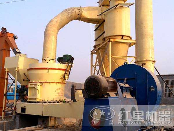 灰钙磨粉机投产生产现场 灰钙磨粉机投产生产现场