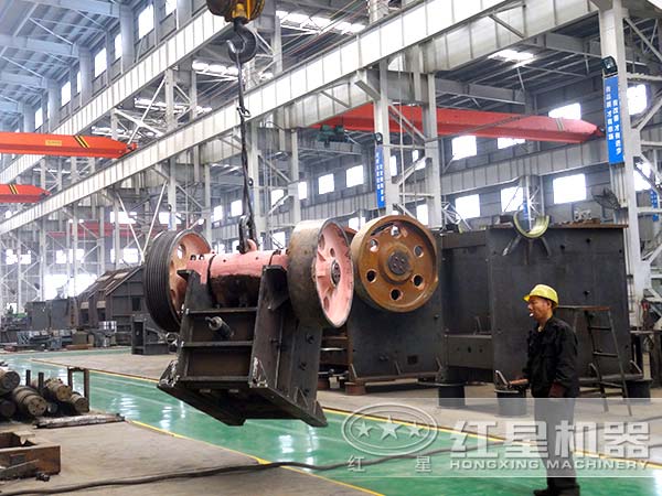 磷矿石颚式破碎机加工车间 磷矿石颚式破碎机加工车间