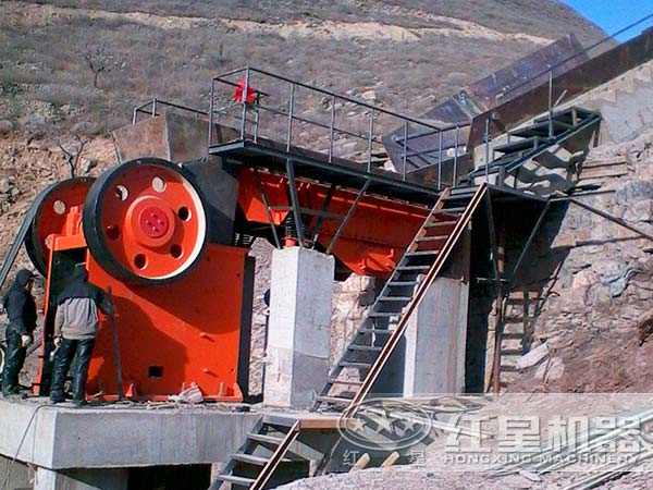 矿山破碎机设备投产现场 矿山破碎机设备投产现场