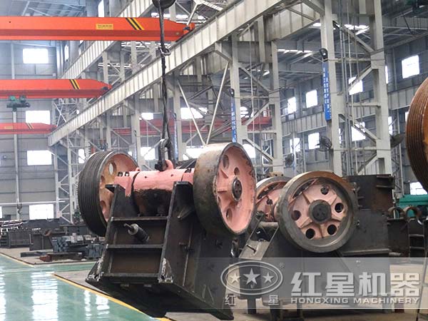 大理石破碎机生产车间 大理石破碎机生产车间