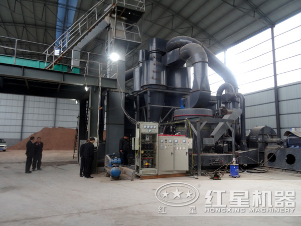 新型石灰石磨粉机安装现场 新型石灰石磨粉机安装现场
