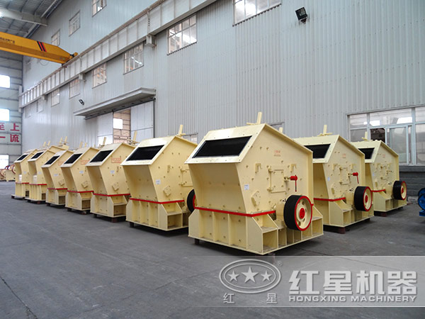 河南反击式破碎机厂家车间一角 河南反击式破碎机厂家车间一角