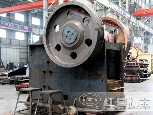 颚式破碎机生产车间 颚式破碎机生产车间