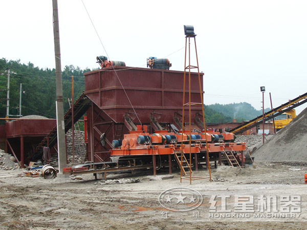 狼牙破碎机客户作业现场 狼牙破碎机客户作业现场