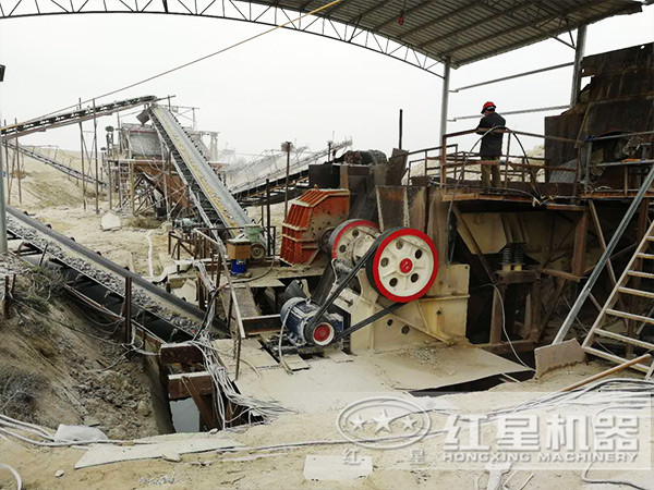 石头碎石机作业客户现场 石头碎石机作业客户现场