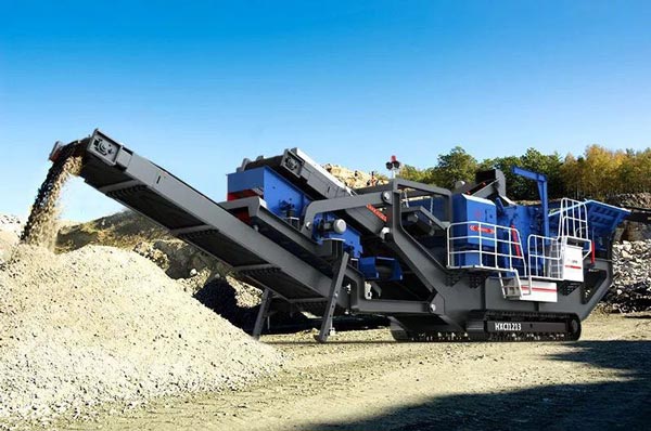 履带式移动破碎机客户现场 履带式移动破碎机客户现场