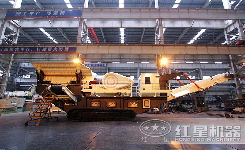 QY千亿国际履带移动破碎筛分一体机车间 QY千亿国际履带移动破碎筛分一体机车间