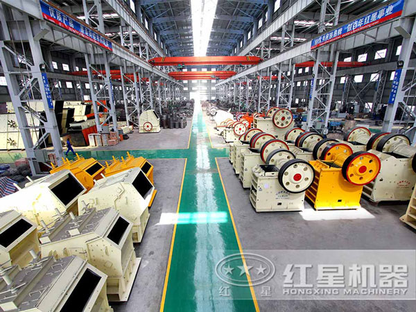 河南QY千亿国际鹅卵石破碎设备生产车间 河南QY千亿国际鹅卵石破碎设备生产车间