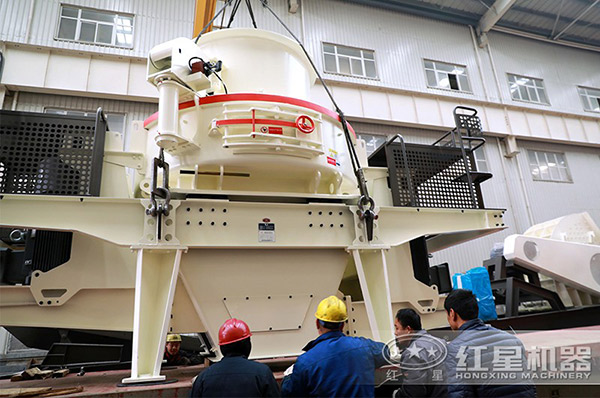 QY千亿国际工作人员正在整装发车 QY千亿国际工作人员正在整装发车