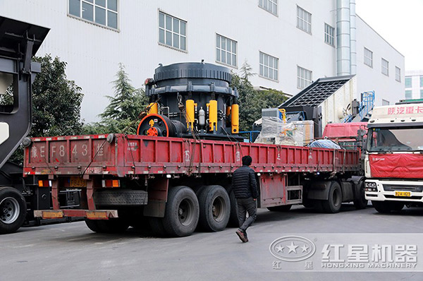 QY千亿国际打石机设备发往中碎场地 QY千亿国际打石机设备发往中碎场地