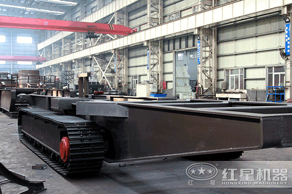 大型流动粉碎石头一体机的履带底盘 大型流动粉碎石头一体机的履带底盘
