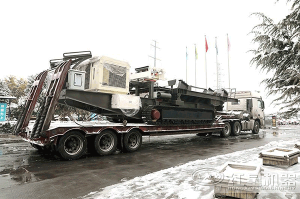 QY千亿国际大型履带粉碎石子一体机发往山西 QY千亿国际大型履带粉碎石子一体机发往山西