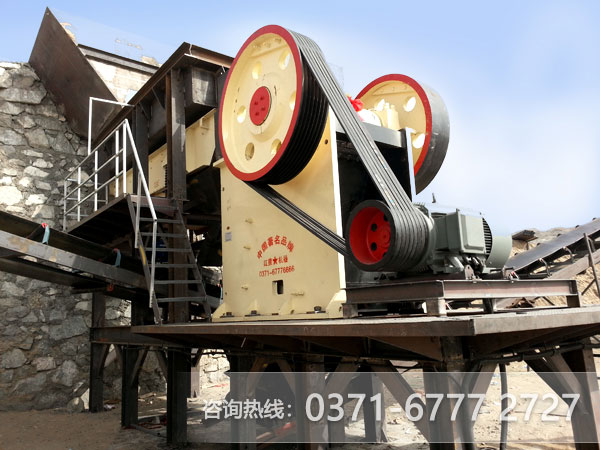 石膏颚式破碎机作业现场 石膏颚式破碎机作业现场