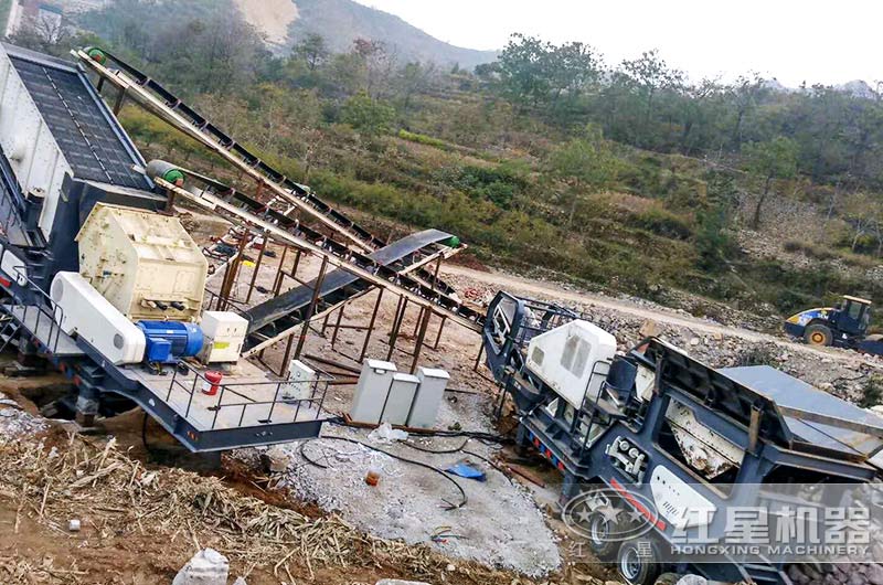时产200吨青石移动破碎生产线现场 时产200吨青石移动破碎生产线现场