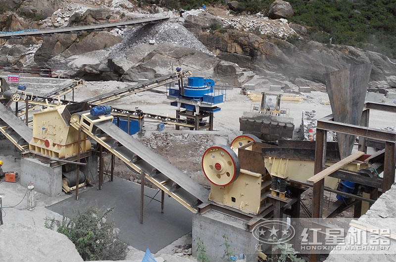 三台机器搭配作业生产沙子现场 三台机器搭配作业生产沙子现场