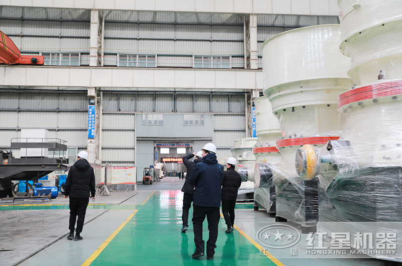 山东济南用户来厂考察选购铁矿石破碎机 山东济南用户来厂考察选购铁矿石破碎机