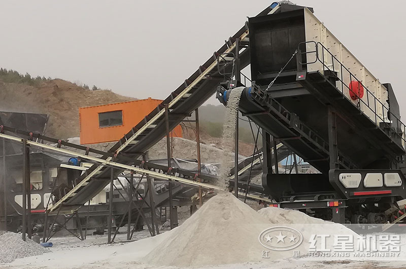 重庆新型车载可移动筛砂机生产现场 重庆新型车载可移动筛砂机生产现场