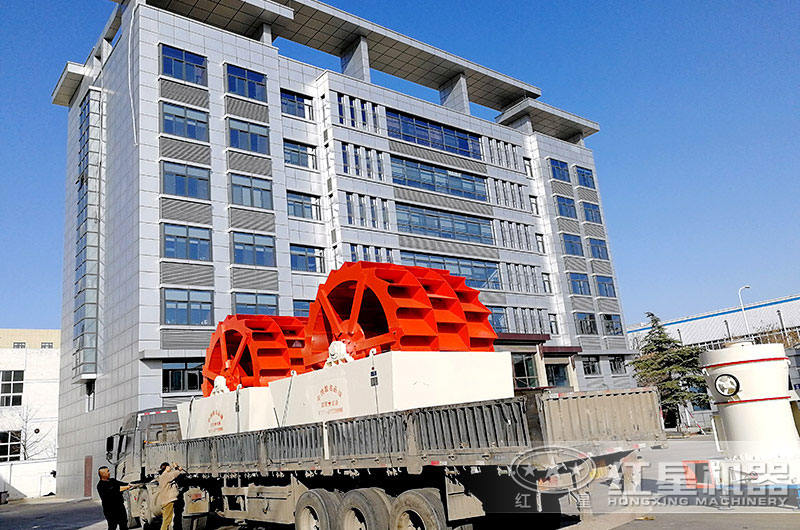 QY千亿国际机器厂家时产200吨三轮洗沙机装车发货 QY千亿国际机器厂家时产200吨三轮洗沙机装车发货