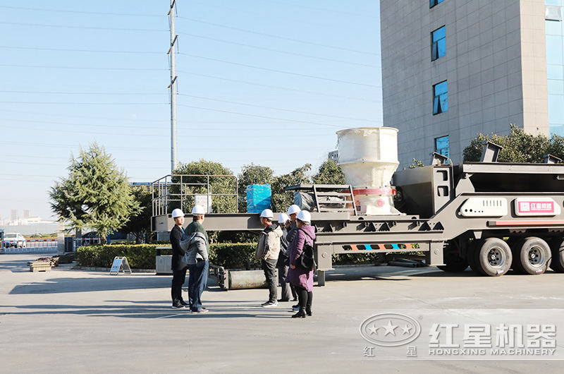 浙江嘉兴用户来厂考察环保移动石子破碎机 浙江嘉兴用户来厂考察环保移动石子破碎机