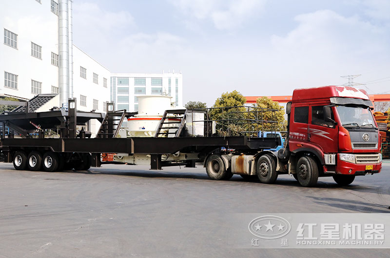 即将开往沙场处理石头的移动粉砂机 即将开往沙场处理石头的移动粉砂机