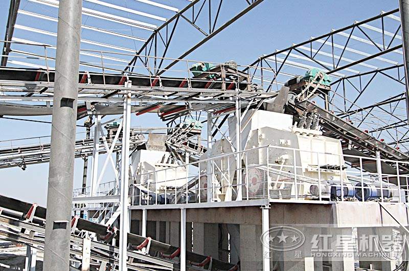 反击式破碎机工作现场 反击式破碎机工作现场