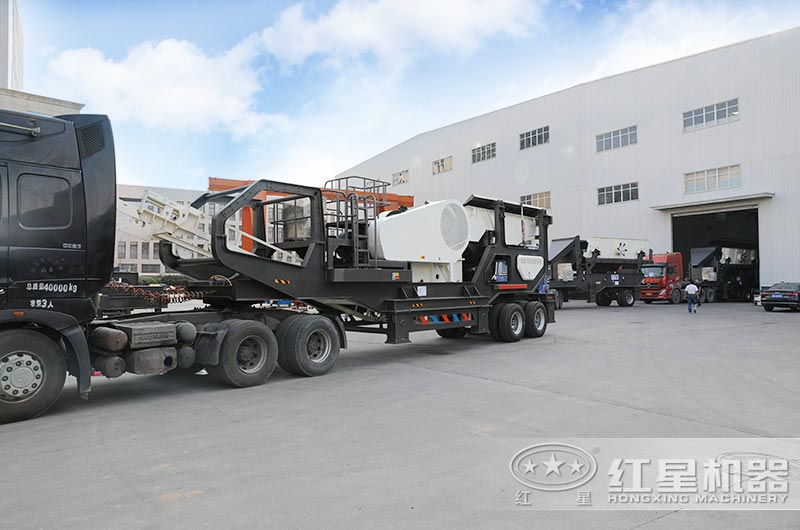 大型流动煤炭粉碎机陆续发货 大型流动煤炭粉碎机陆续发货