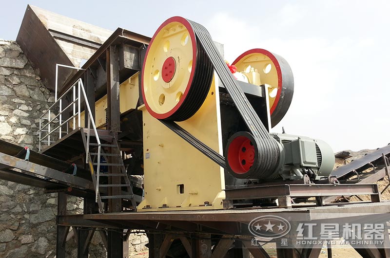 69型颚式破碎机作业现场 69型颚式破碎机作业现场