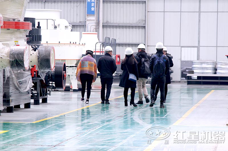 络绎不绝的用户来厂考察选购 络绎不绝的用户来厂考察选购