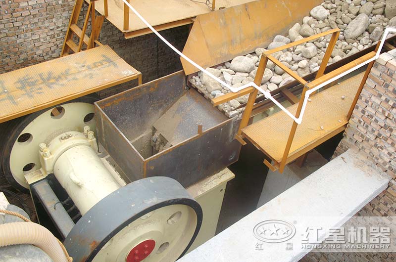 头破碎沙设备颚破处理鹅卵石现场 头破碎沙设备颚破处理鹅卵石现场