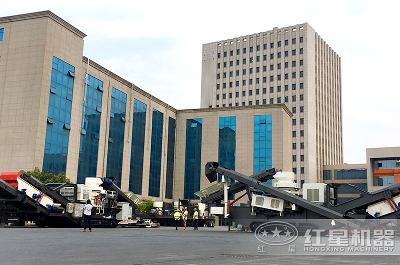 河北沧州用户来厂考察选购移动石头破碎机 河北沧州用户来厂考察选购移动石头破碎机