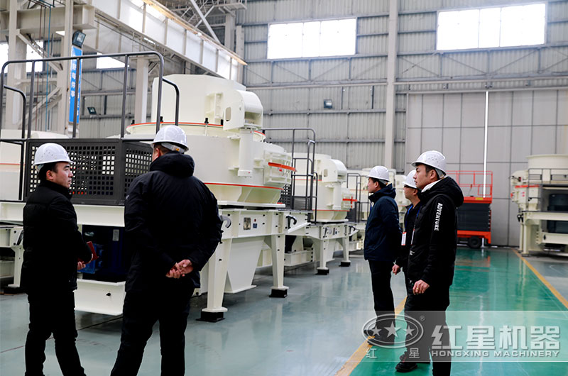 安徽安庆用户来厂考察选购制沙机设备 安徽安庆用户来厂考察选购制沙机设备