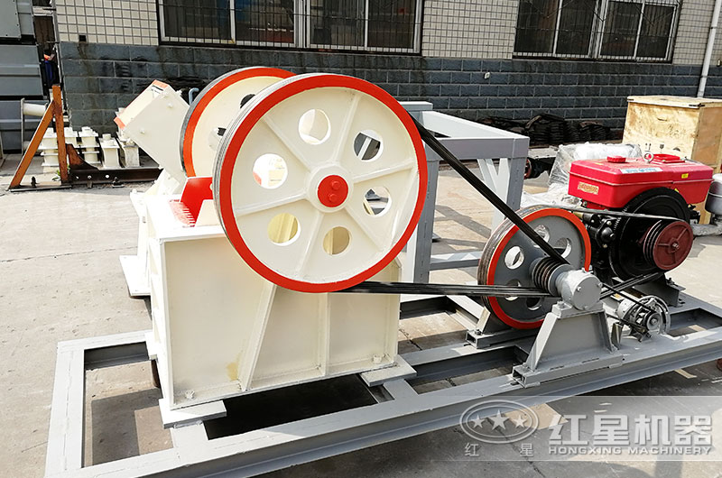 QY千亿国际机器柴油机带的颚式破碎机 QY千亿国际机器柴油机带的颚式破碎机