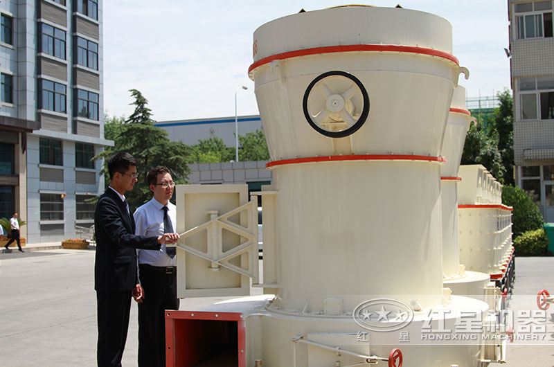 客户来厂考察HGM超细磨 客户来厂考察HGM超细磨