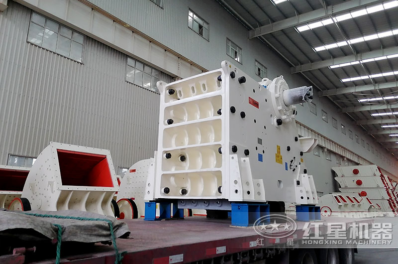 客户订购的颚式破碎机准备发货 客户订购的颚式破碎机准备发货